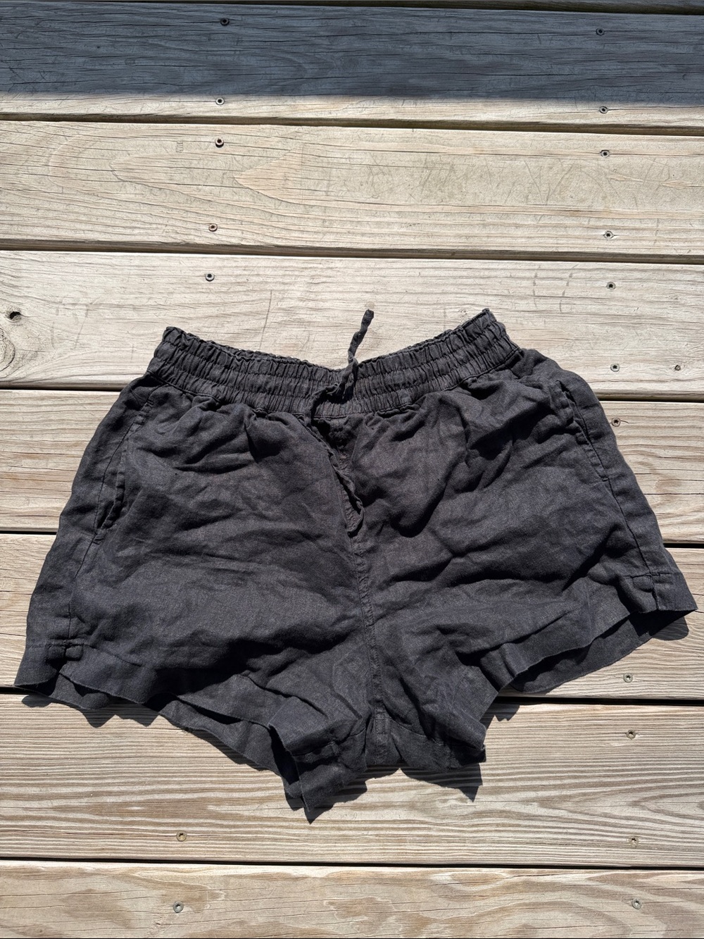 AYR Women’s Black 100% Linen Shorts